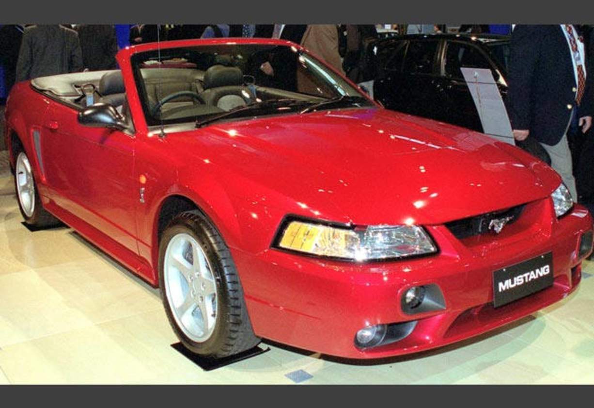 2000 Ford Mustang