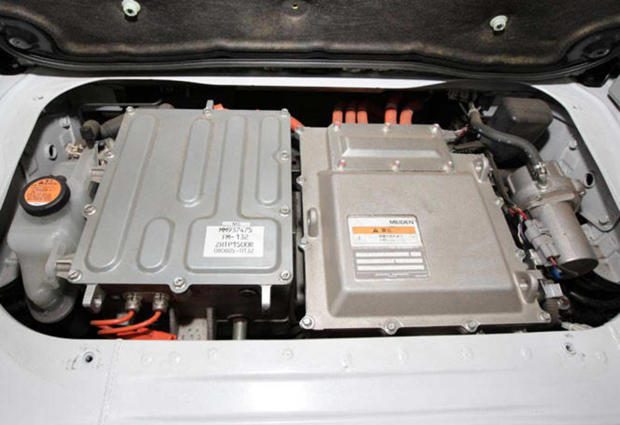 Mitsubishi i MiEV: the on board charger