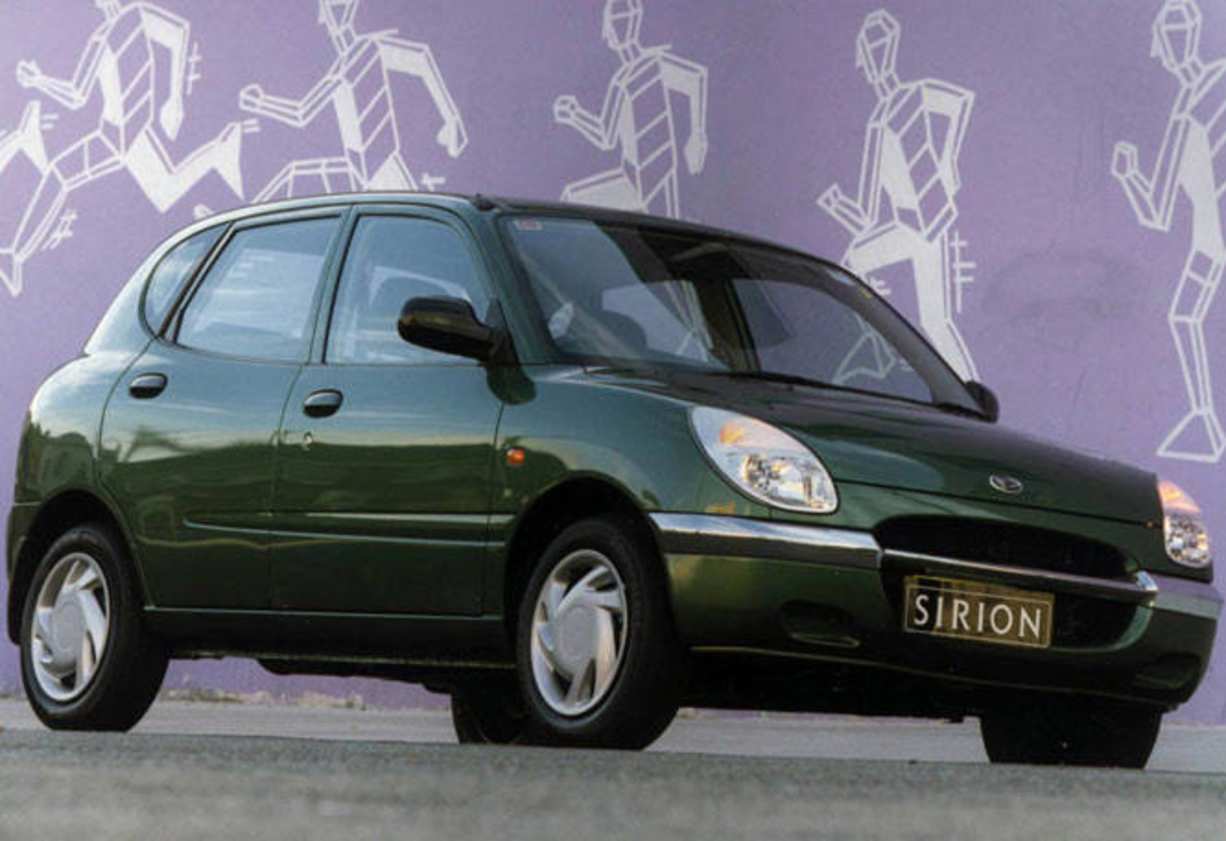 1998 Daihatsu Sirion