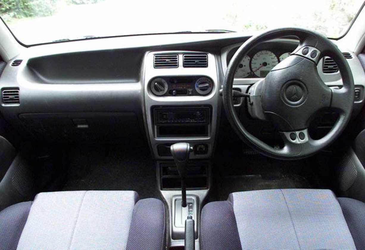 2000 Daihatsu Sirion GTvi