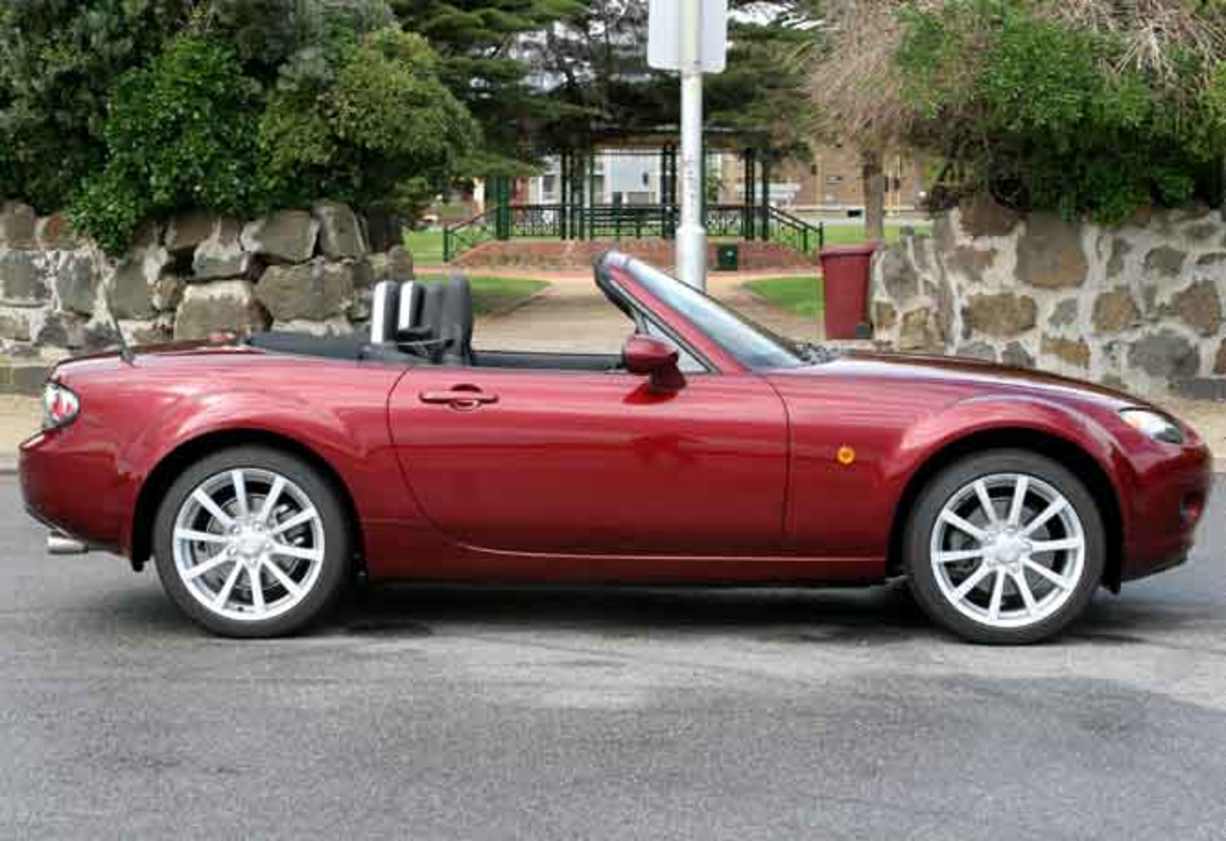 2005 Mazda MX5