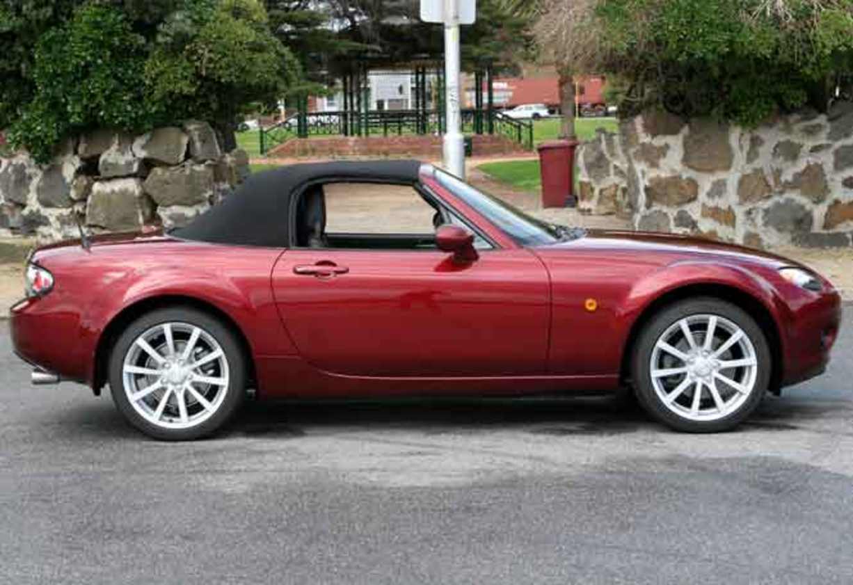 2005 Mazda MX5