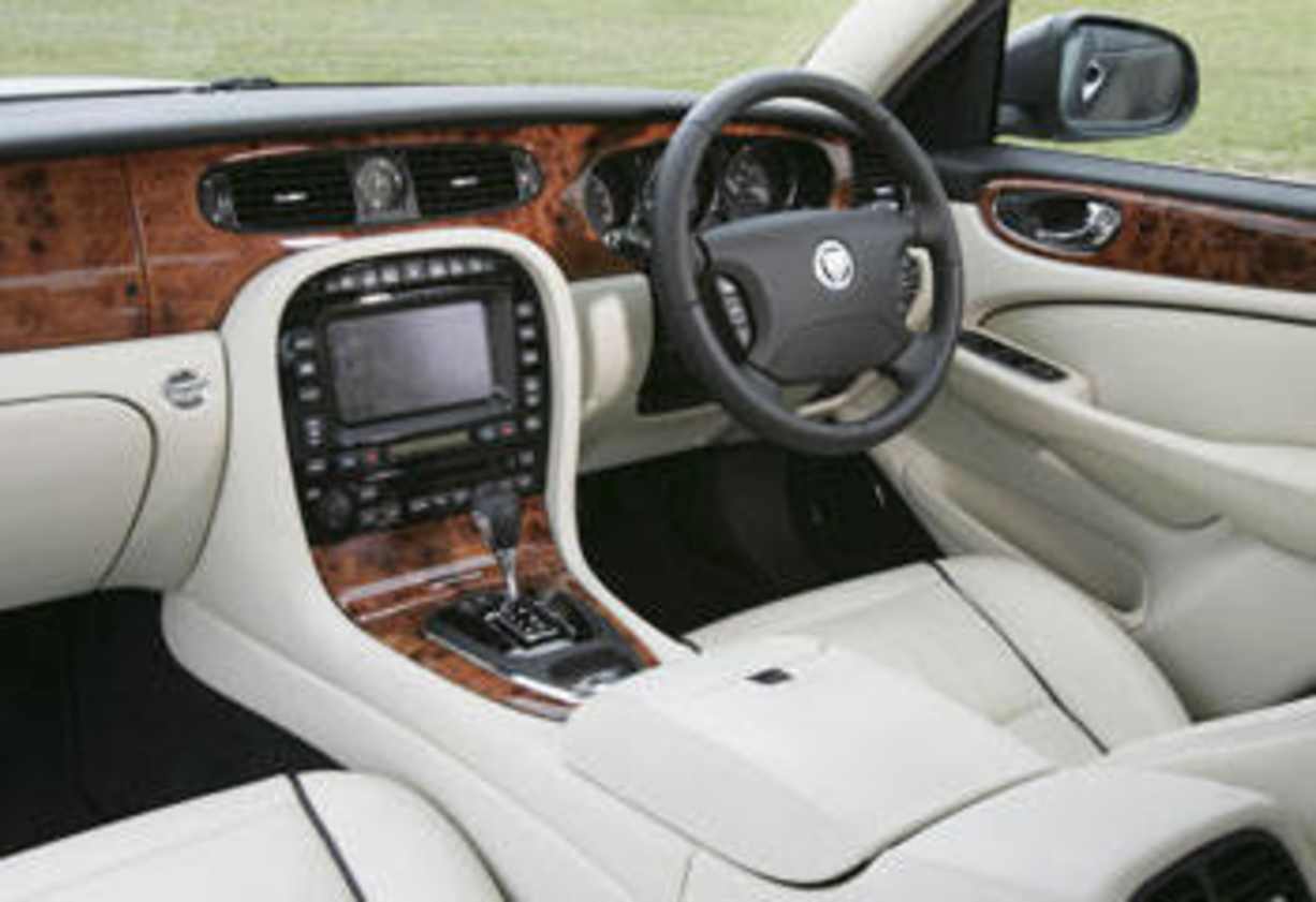 Jaguar XJ