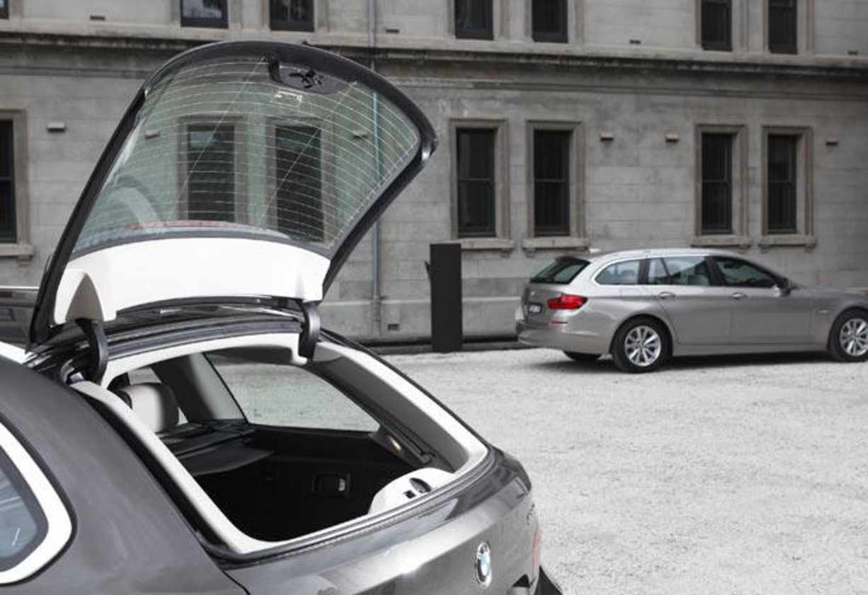 BMW 5 Series Touring wagon - 2011