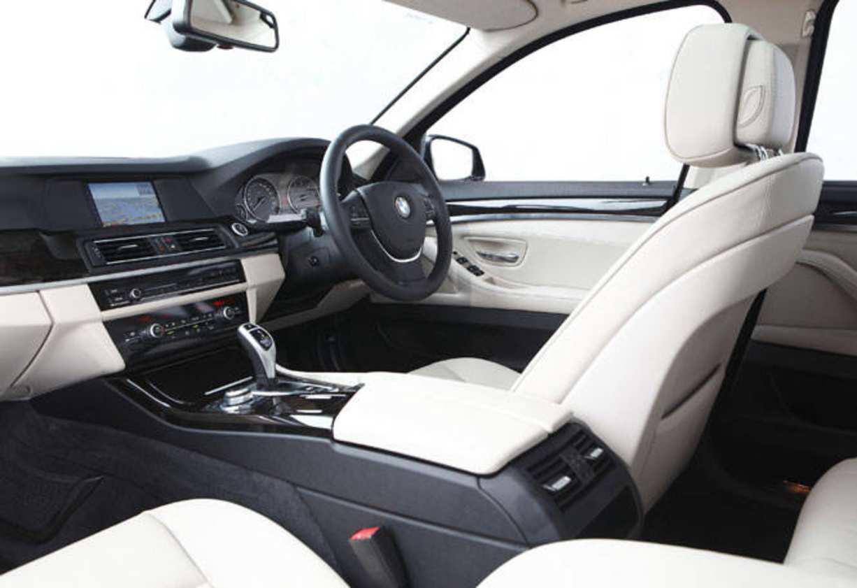 BMW 5 Series Touring wagon - 2011