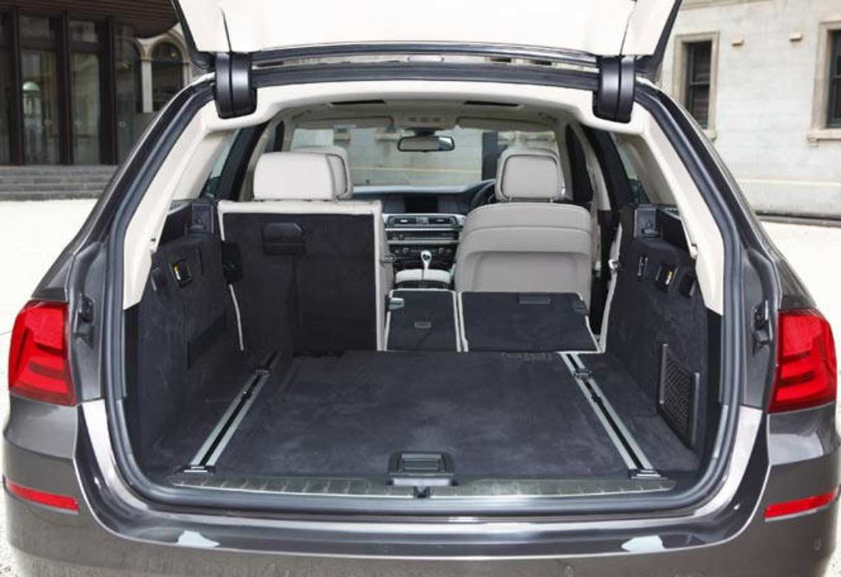 BMW 5 Series Touring wagon - 2011