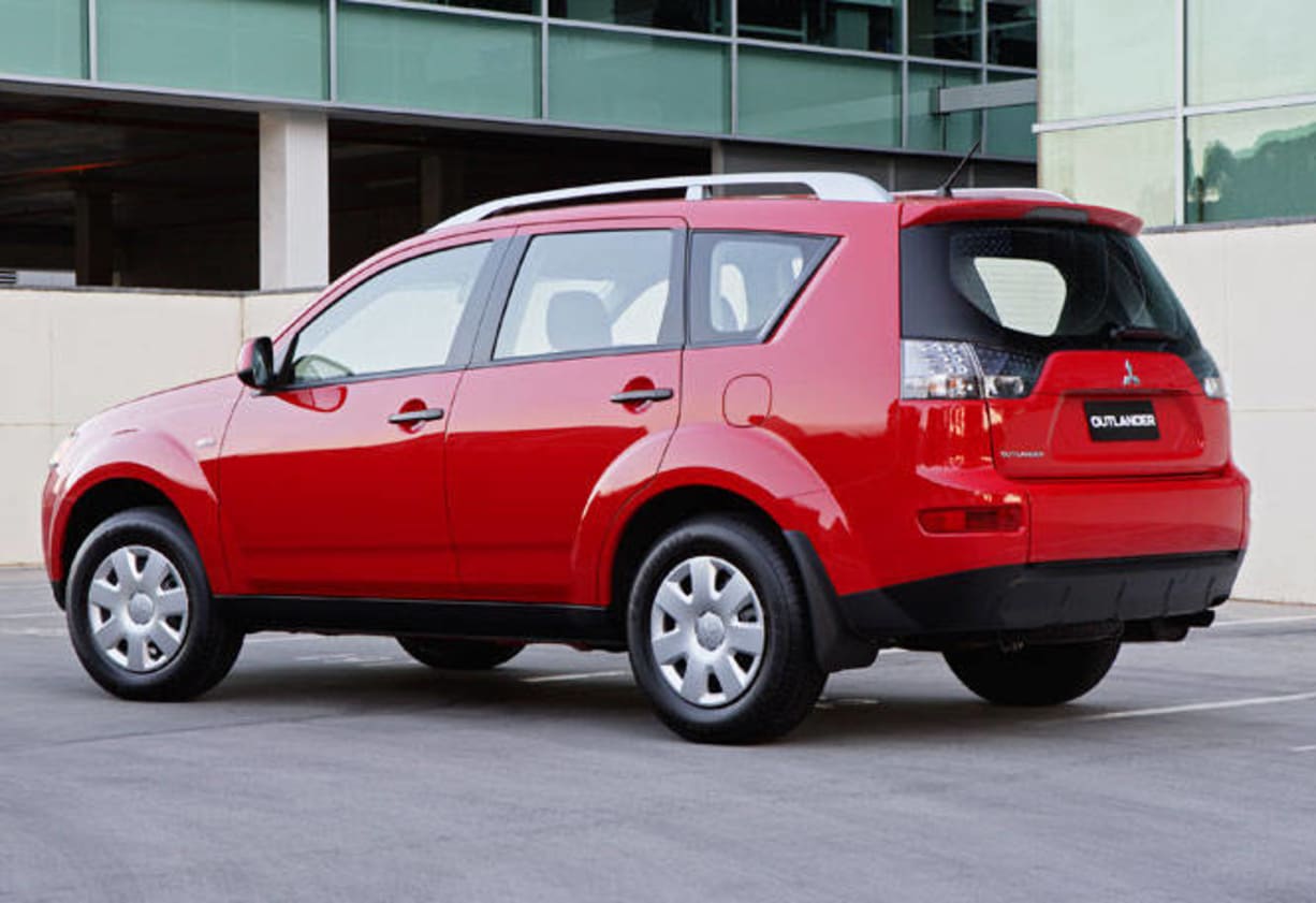 The LS came standard with air, cruise, power mirrors and windows, and four-speaker CD sound.