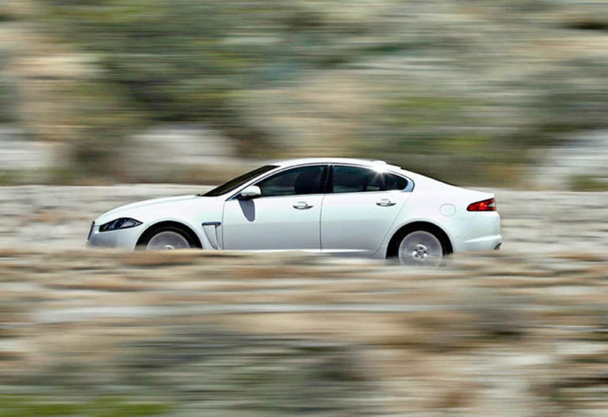The diesel, helped by the smooth auto, is rarely caught out. At 100km/h in eighth it&#039;s ticking over at 1200rpm. Yet there&#039;s little hesitation when asked to accelerate from cruising speeds; the motor delivers with surprising refinement from low down in the