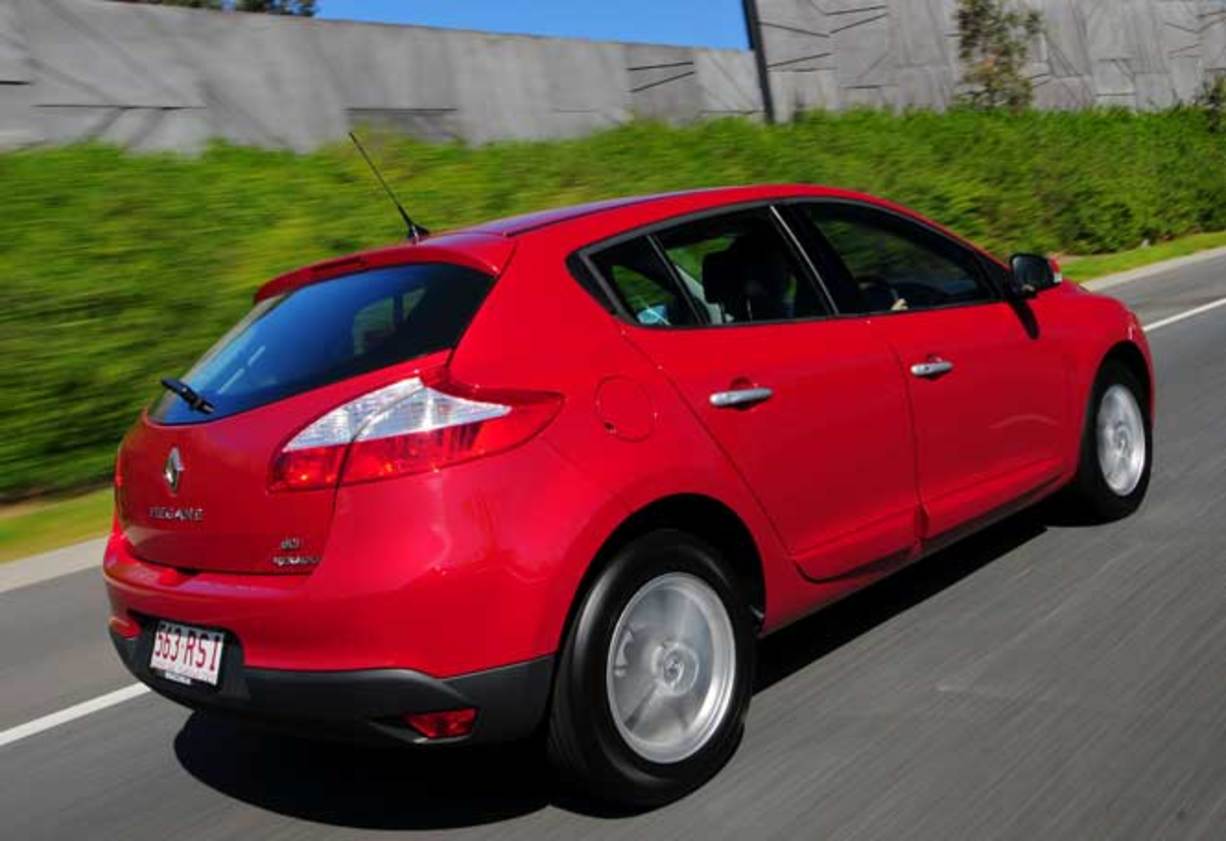 The previous Megane was noted for its outrageous styling, with a rounded, bulbous rear end dubbed by many as a bustle. The look this time around is more mainstream and likely to appeal to more people which has got to be good for sales. The inside is a bit