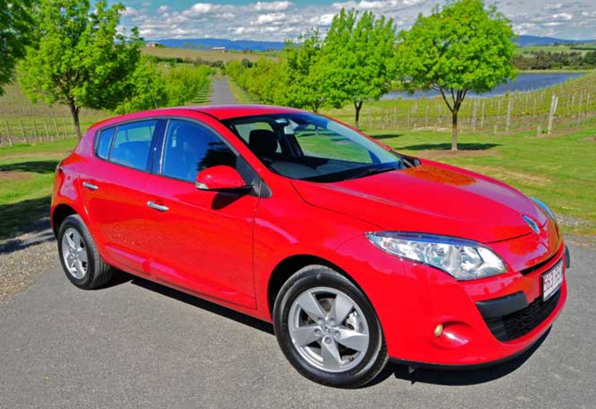 Safety has always been one of Renault’s strong suites and the Megane is no exception. Scores a full five stars for safety in crash tests, with six airbags, stability control and anti-lock brakes with emergency brake assist as standard.