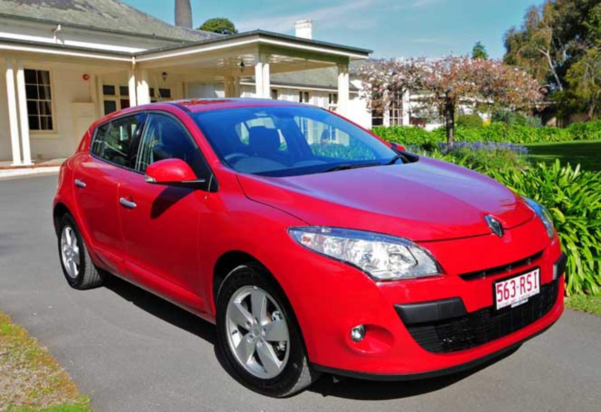 Parlez-vous ee-con-o-mee? French car maker Renault now does with the launch of a super economical version of the Megane hatch. Powered by a small 1.5-litre turbo diesel engine it’s good for an impressive 4.5 litres/100km and 117g/km of C02 which is right 