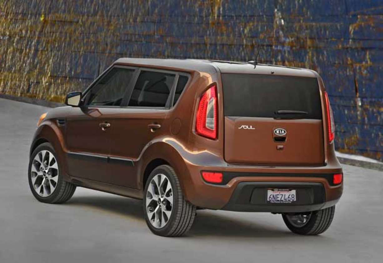 The base model 1.6-litre six-speed manual model remains $21,490 despite going to a sixth speed and adding vehicle stability management and hill assist control. The automatic adds $2200. The top-of-the-range Soul+ diesel manual is $27,990 up $800 while the