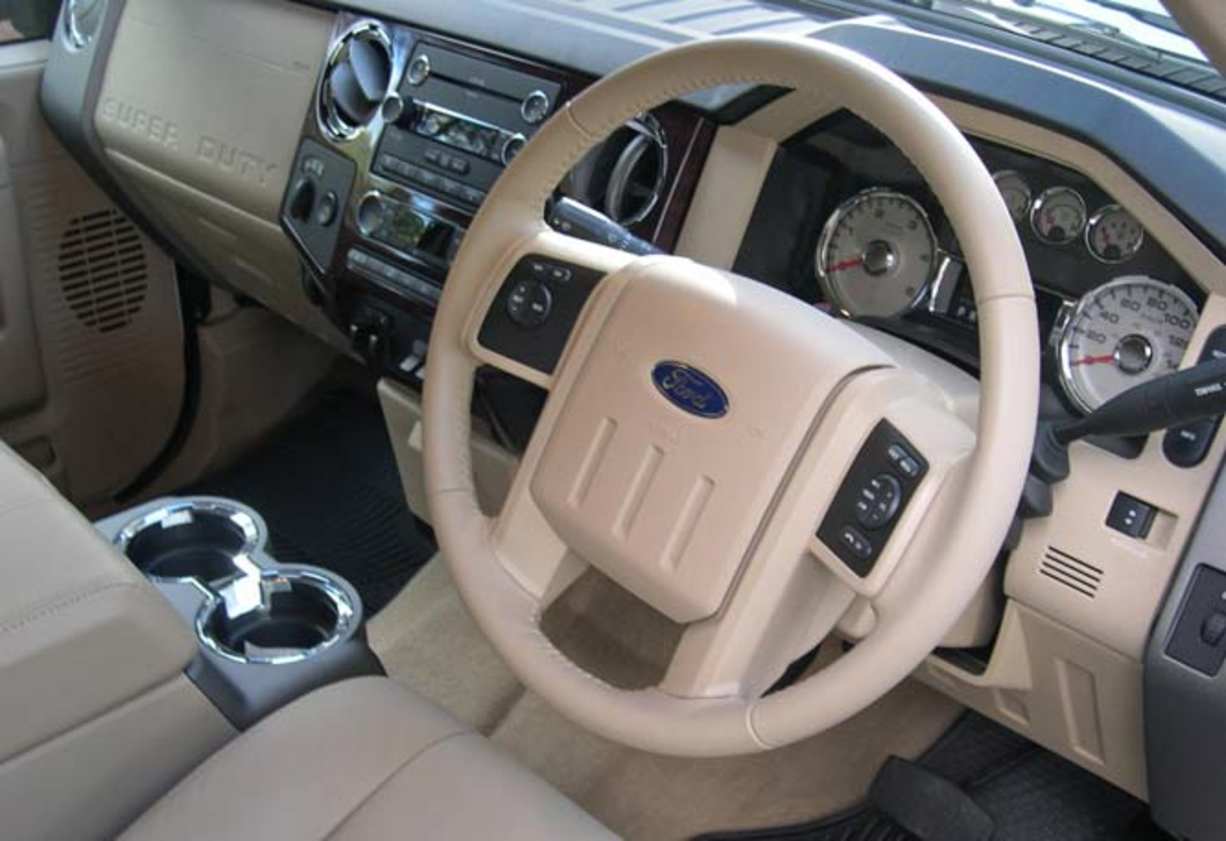 Ford F350 Lariat (photo: NEIL DOWLING)