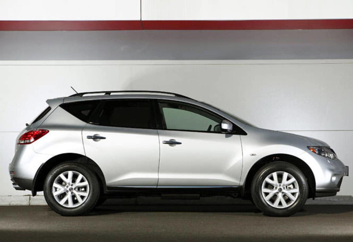 The direct-injection alloy V6 hauls the 1.8-tonne Murano with the same ease an unladen Sherpa goes at a goat track. We&#039;re talking 191kW and 336Nm which translates into a 0-100km/h time of eight seconds flat.
