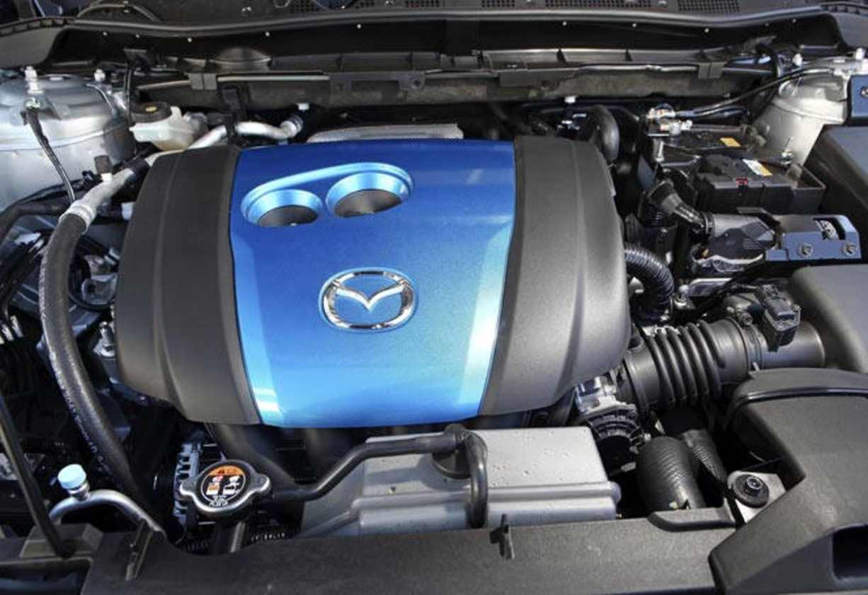 It is significantly lighter than the CX-7 at 1475kg (2WD Maxx automatic) compared with the CX-7 2WD automatic&#039;s 1589kg. That goes a long way to ensuring the CX-5&#039;s performance is up to par with the outgoing SUV, putting its 114kW/200Nm 2-litre SkyActiv pe