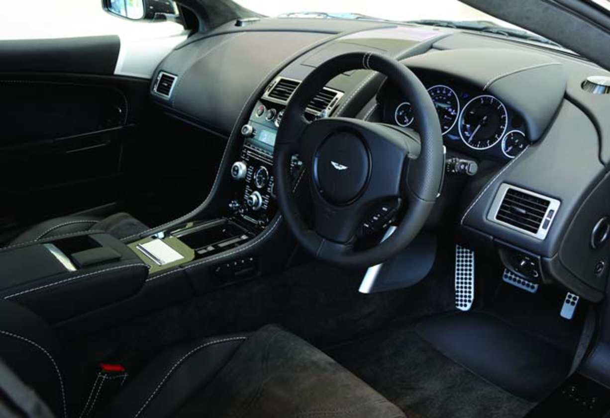 Aston Martin V12. Vantage. DBS Carbon Black edition