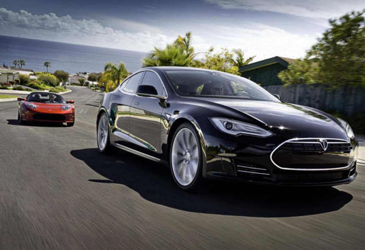 It has a reported 0-100km/h time of 5.6 seconds which is quick for a family car but slow compared with the 3.7 seconds for the now-defunct two-door Tesla Roadster.