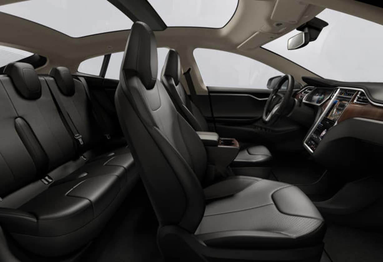 To open the panoramic glass roof there&#039;s a slider graphic you move with your finger, alongside a crisp overhead image of the car.