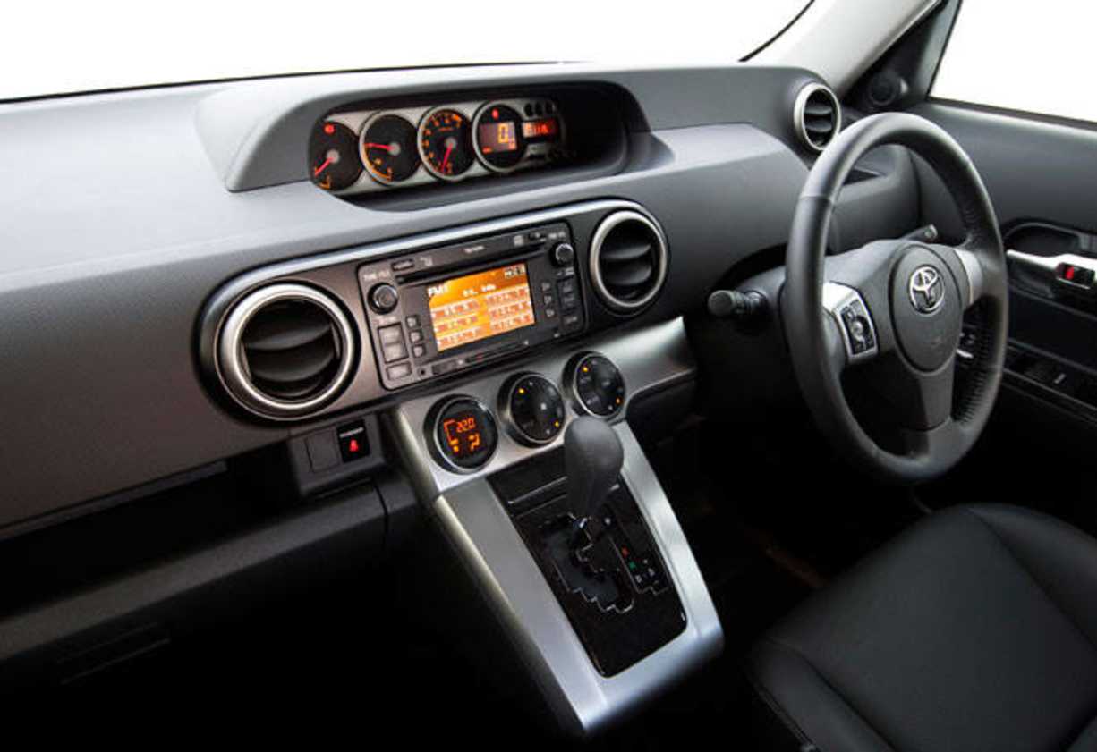 Toyota Rukus 2010
