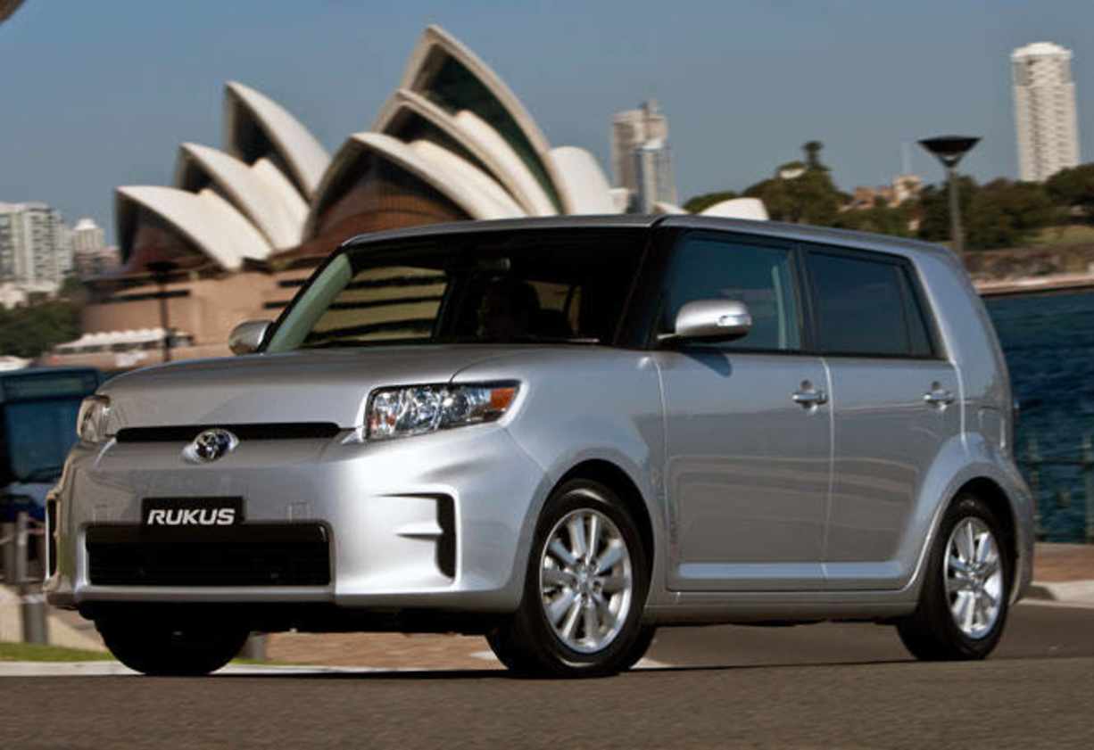Toyota Rukus 2010