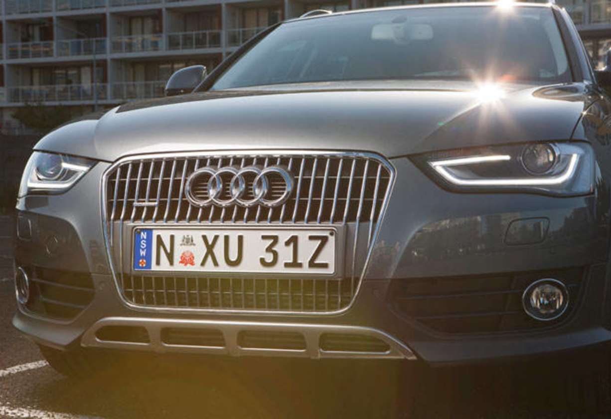 The big single-frame radiator grille carries chromed highlights.