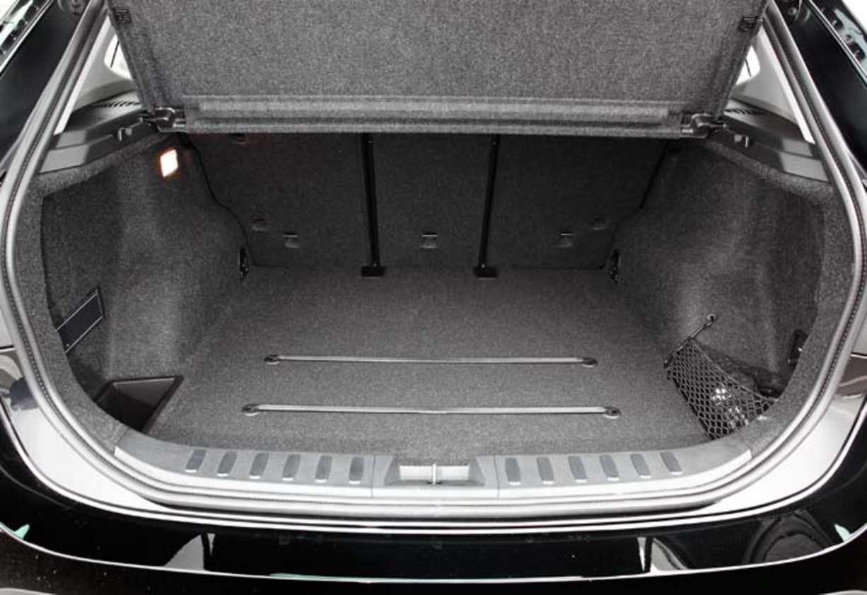 As you&#039;d expect, the X1 has plenty of boot space, with minimal bumps and ridges to make loading and unloading easier.