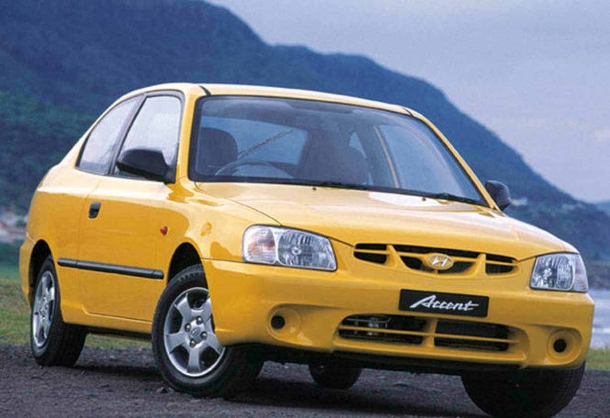 2000 Hyundai Accent.