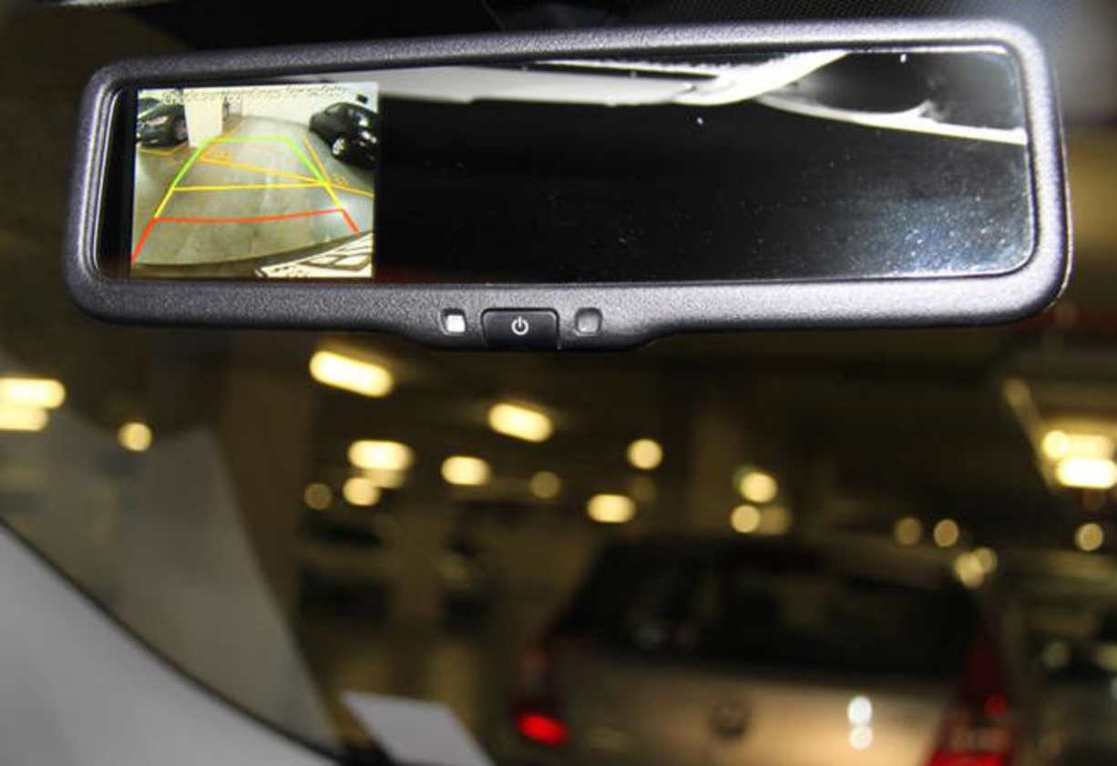 Hyundai ix35 Highlander integrated rear view camera