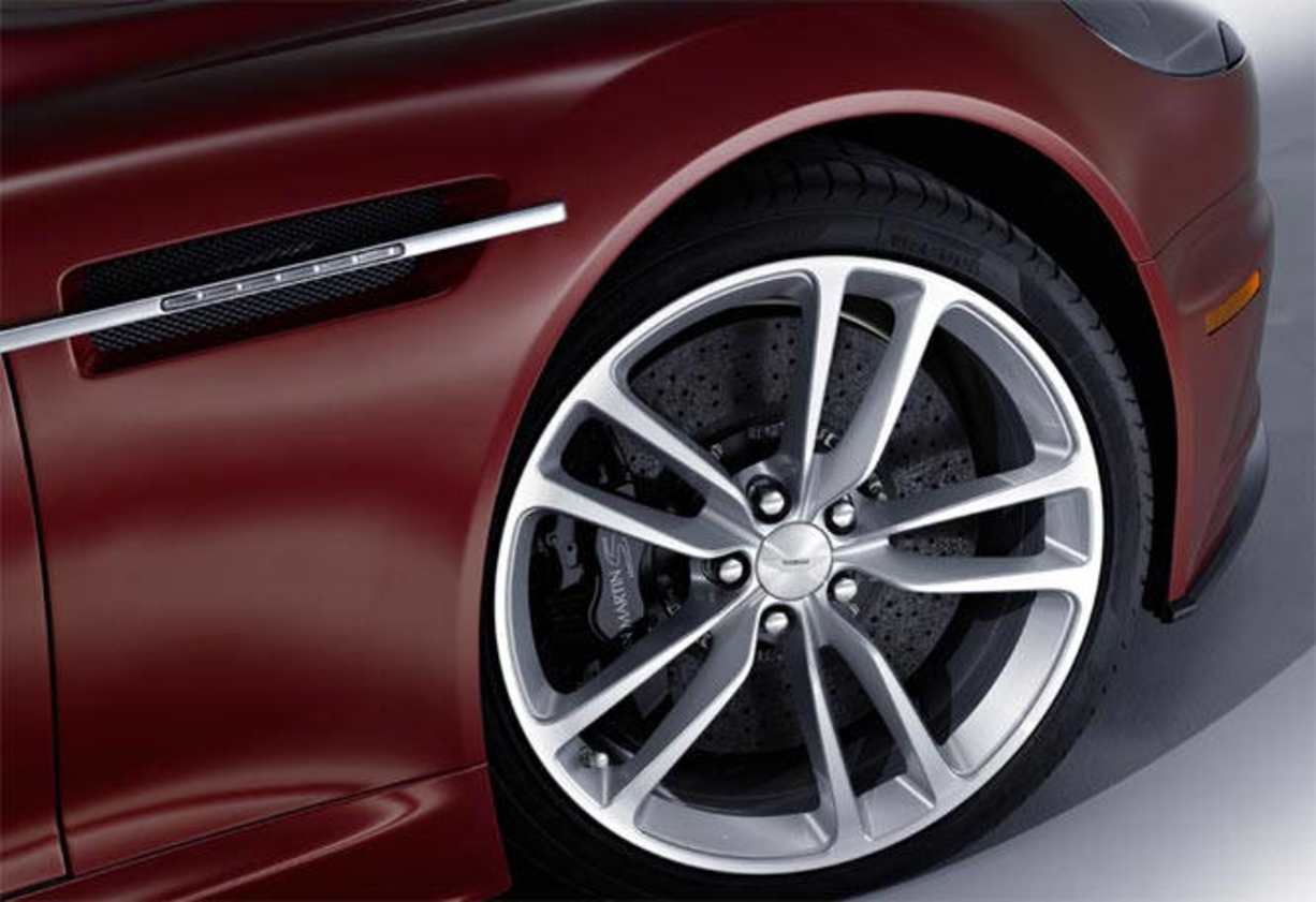 Aston Martin DBS Volante
