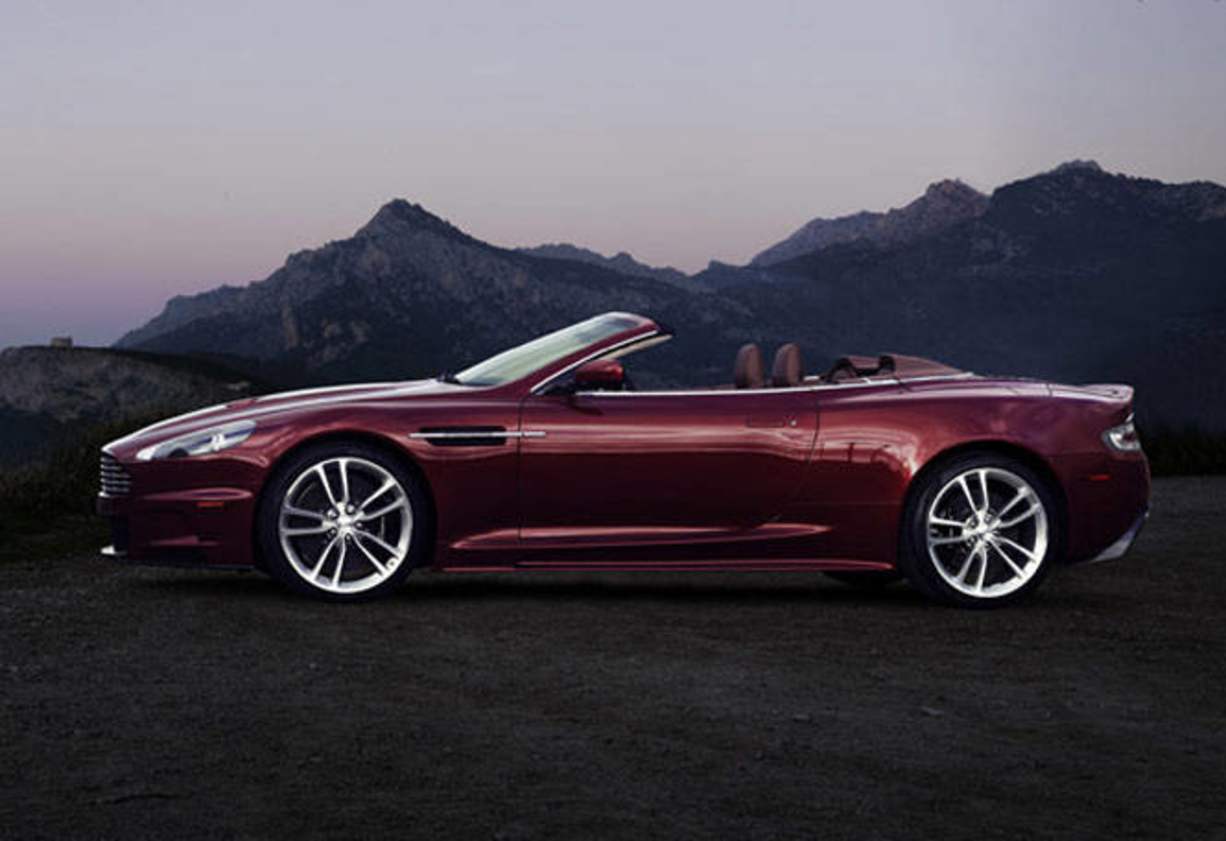 Aston Martin DBS Volante