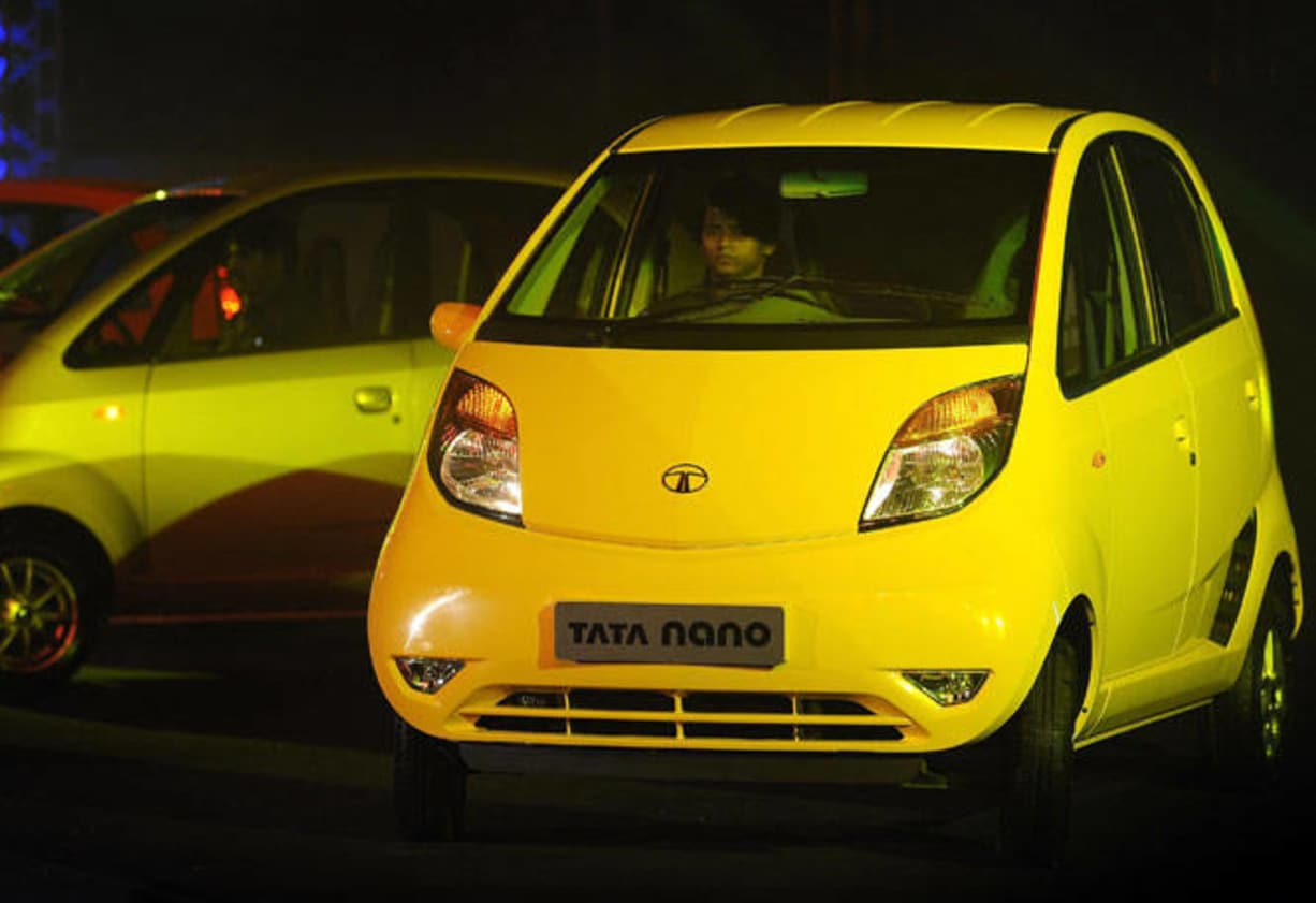 在庫処分セール Tata CarsGuide | News Car - stampede sparks Nano タイヤ・ホイール