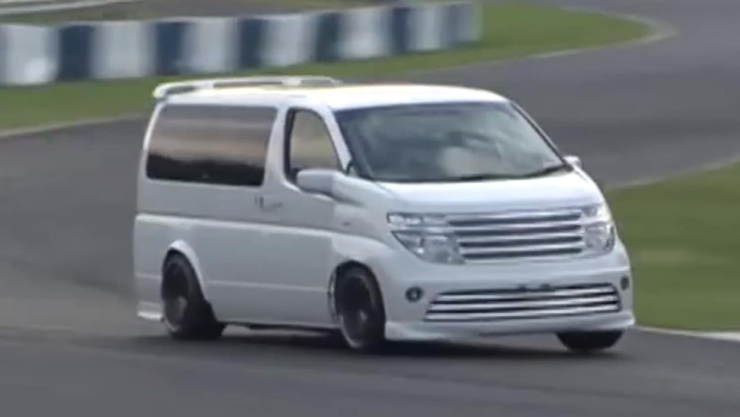 【限定販売】 Check out the unleash to trying that's Elgrand tuned this ミニカー