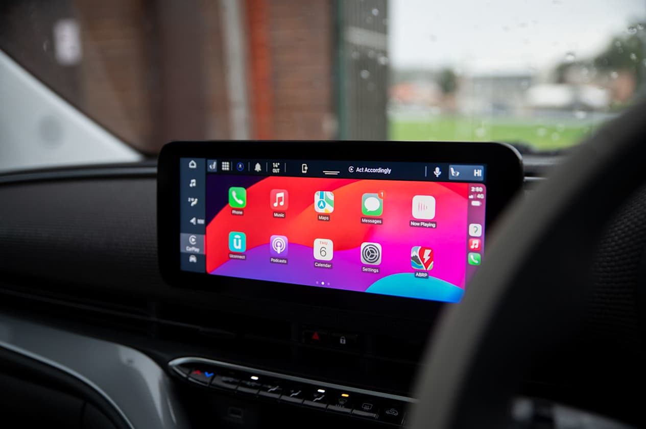 Fiat 500e interior pictured (Image: Tom White)