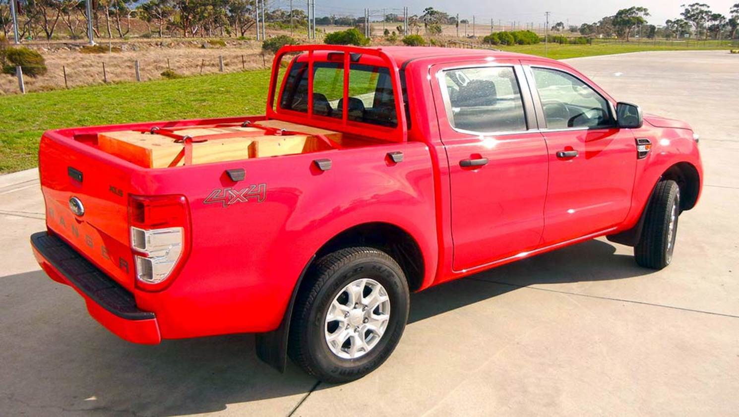 The XLS has an impressive 3200kg GVM.