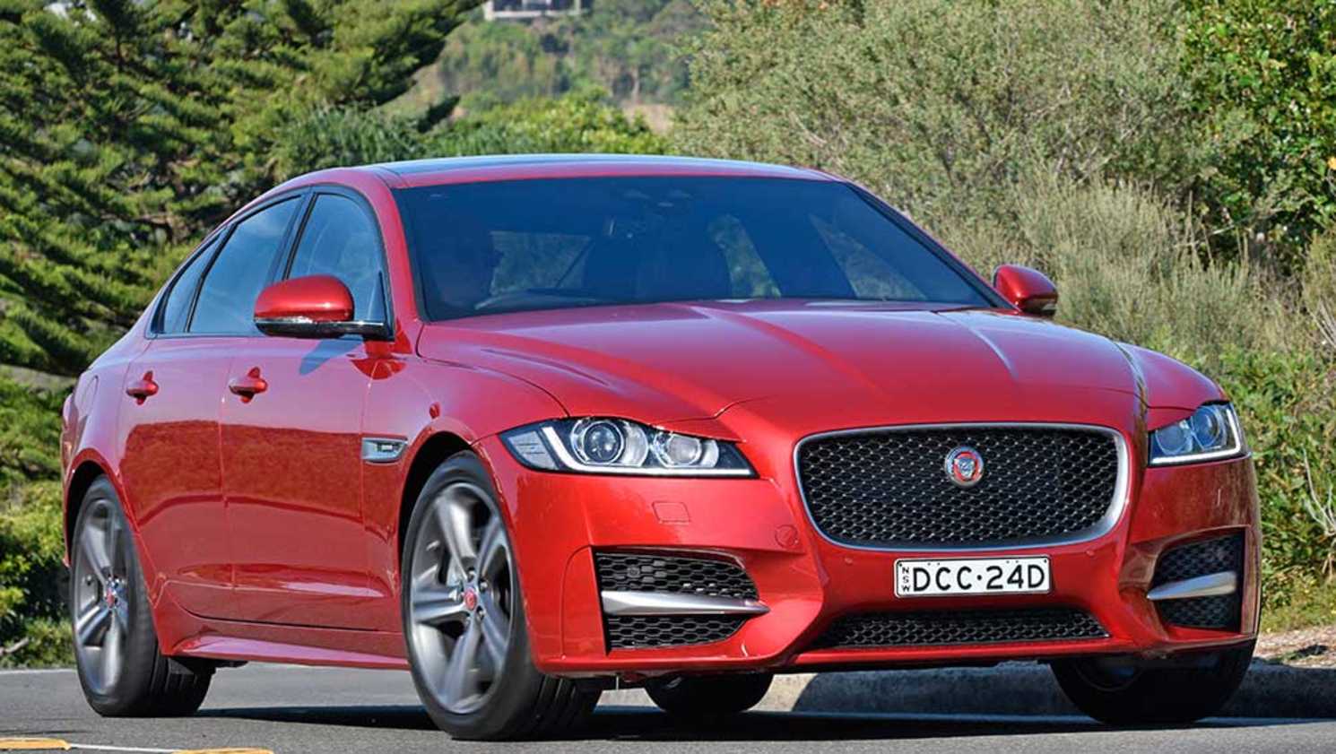 2016 Jaguar XF R-Sport 35t.