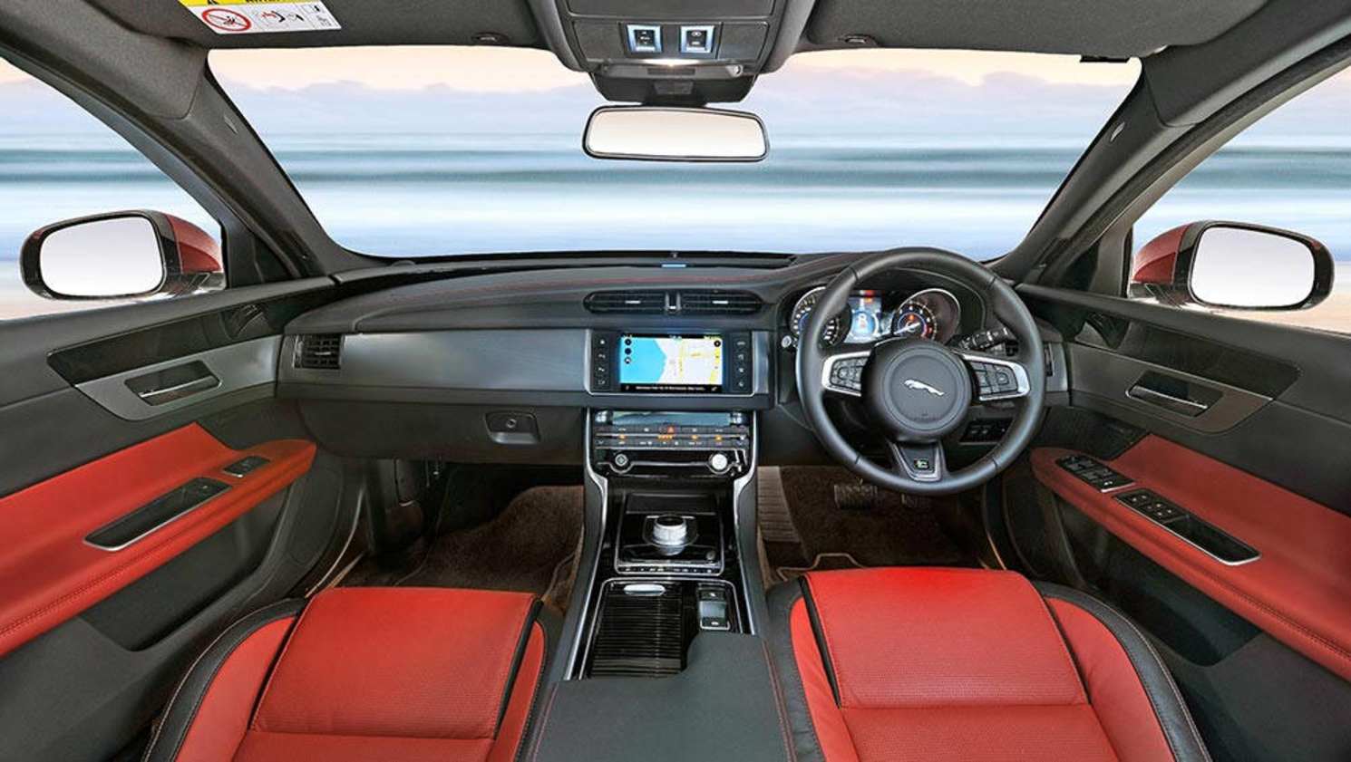 2016 Jaguar XF R-Sport 35t.