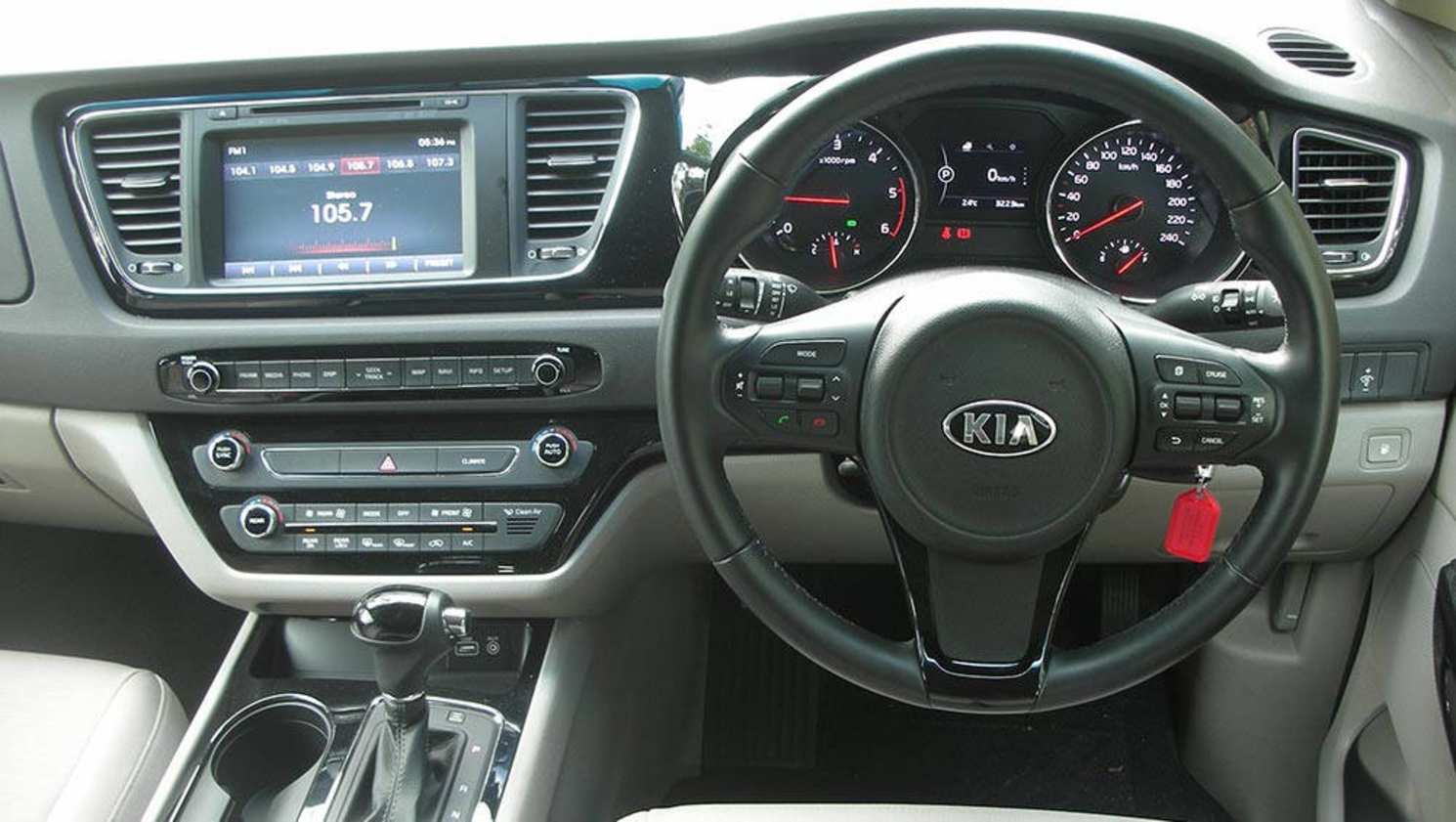 2017 Kia Carnival Si diesel. Image credit: James Cleary.