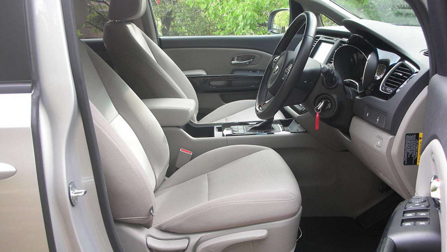 2017 Kia Carnival Si diesel. Image credit: James Cleary.