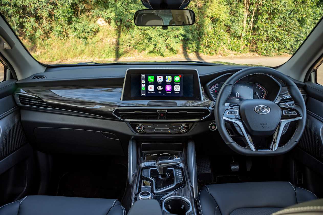 The D90 Executive masks its ladder chassis underpinnings well, with little of that typical body-on-frame jiggle that some rivals still struggle with.