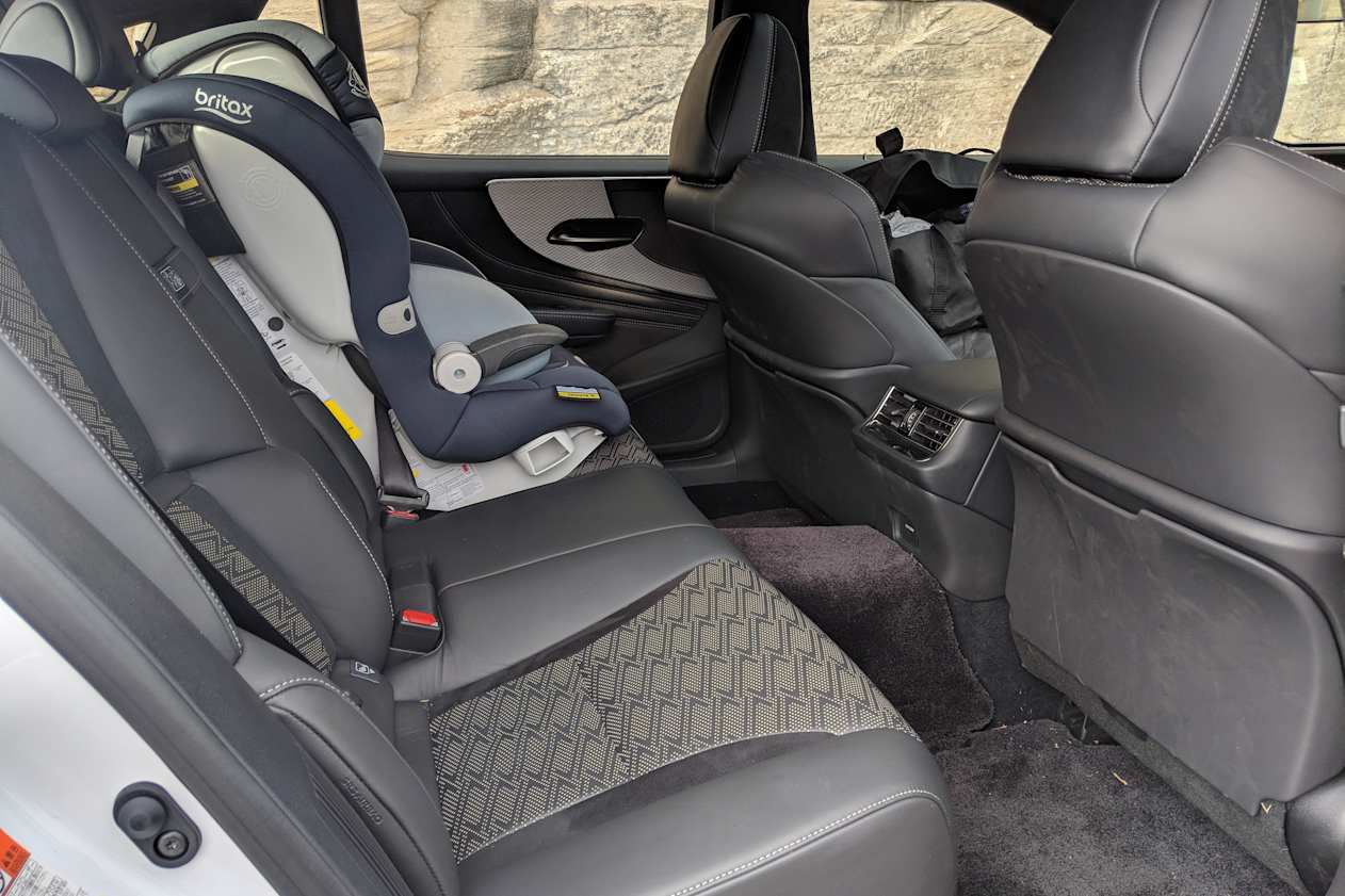 Lexus LS500h rear seats.