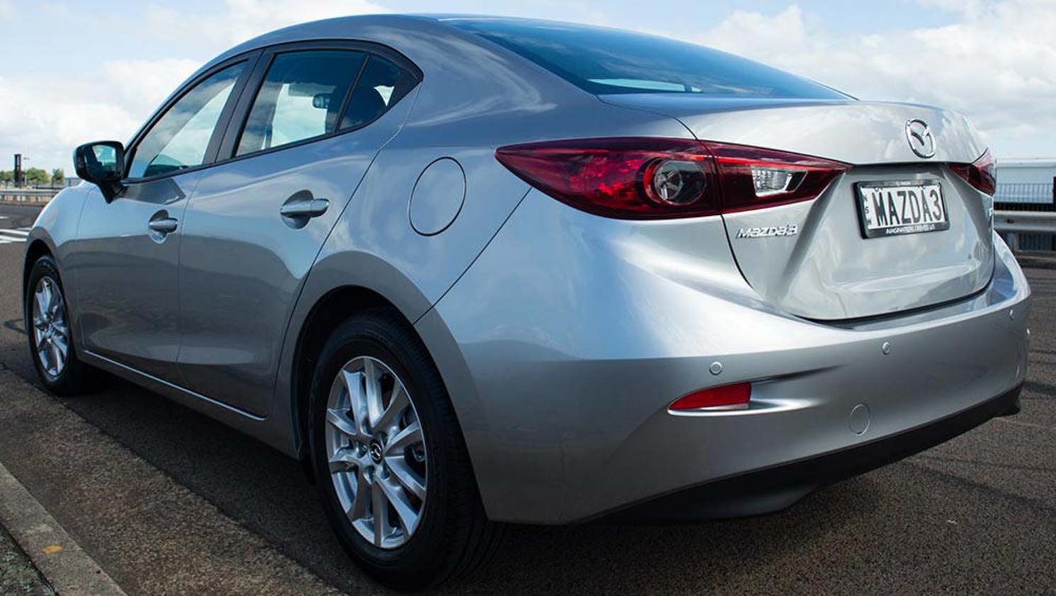 2016 Mazda3 Neo sedan