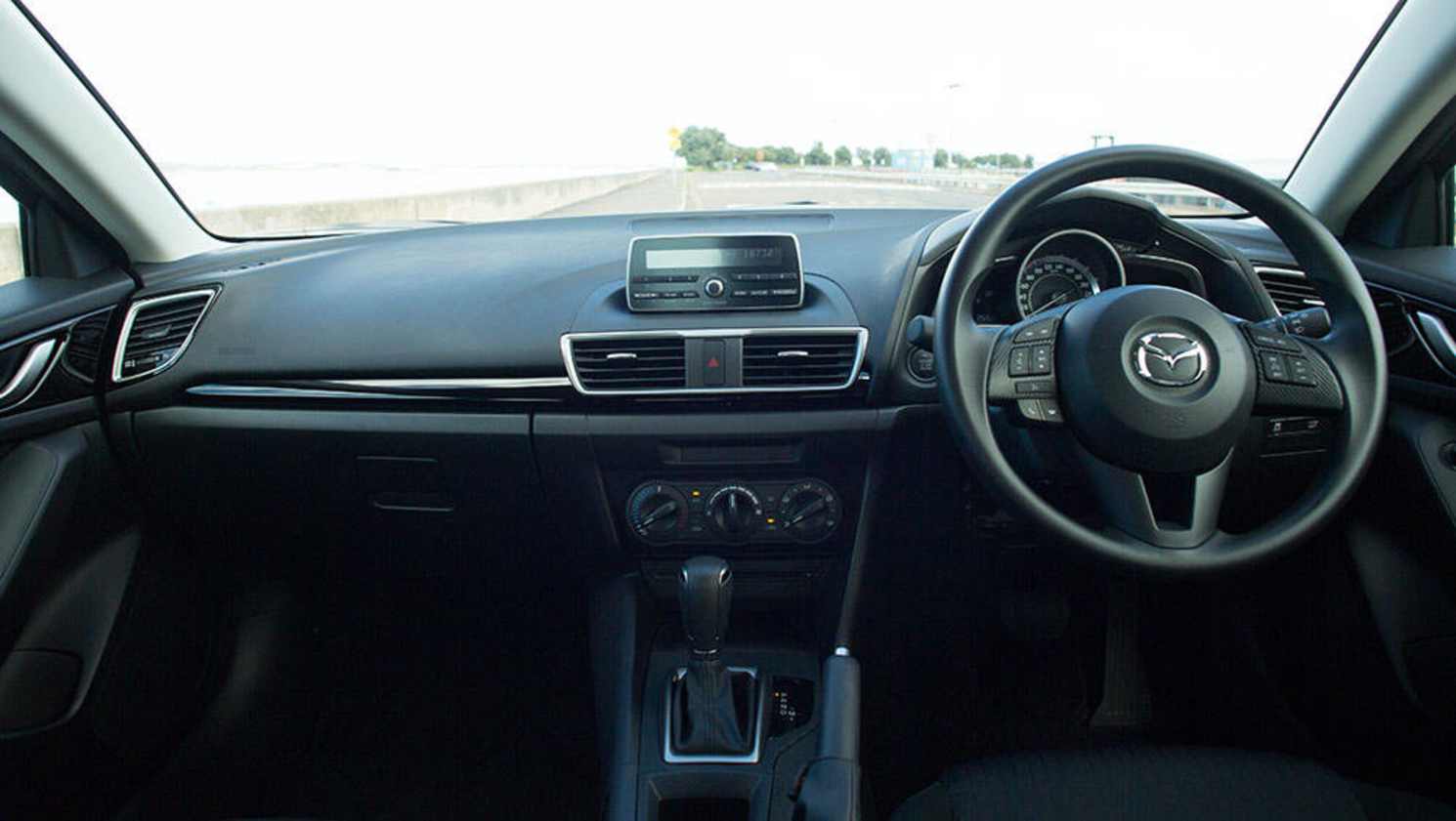 2016 Mazda3 Neo sedan