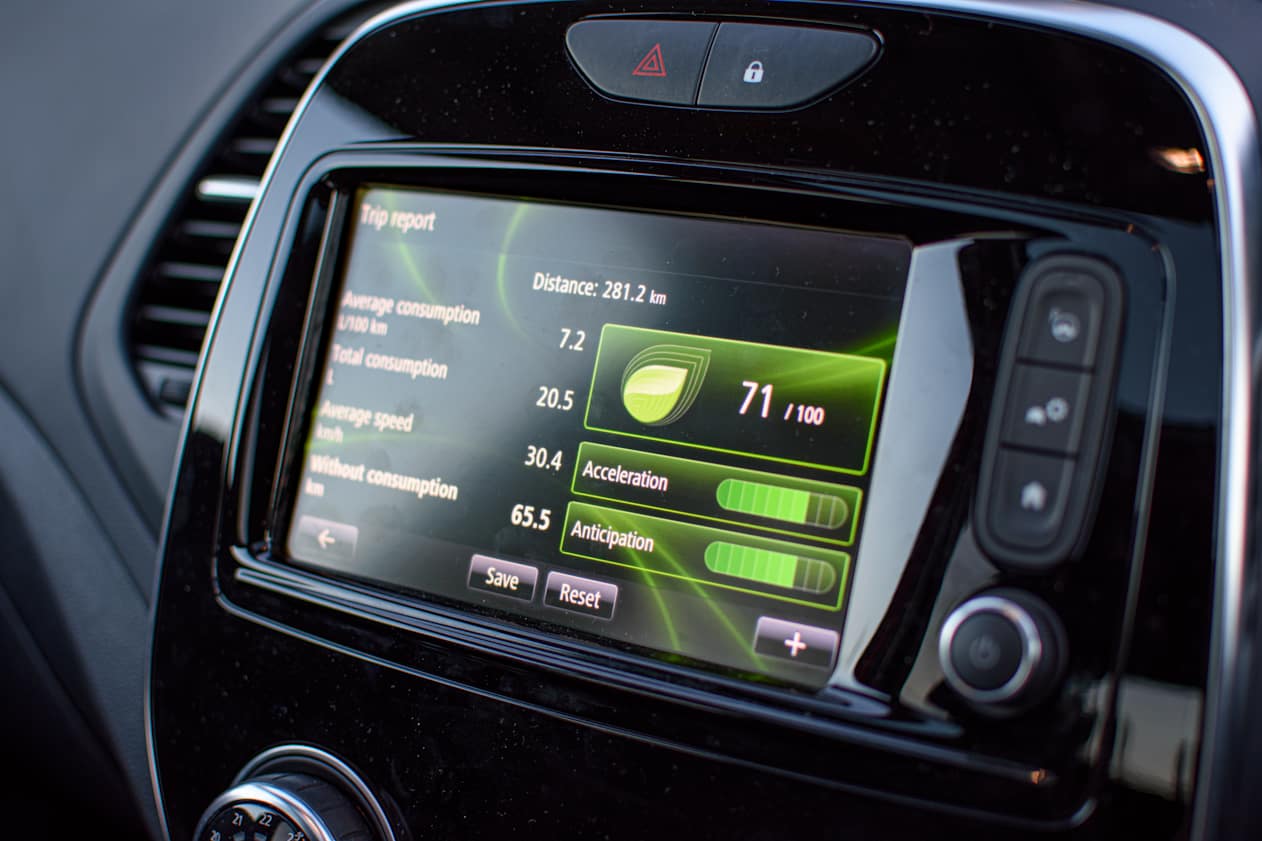 It’s incredibly confusing that this car doesn’t come with Apple CarPlay.