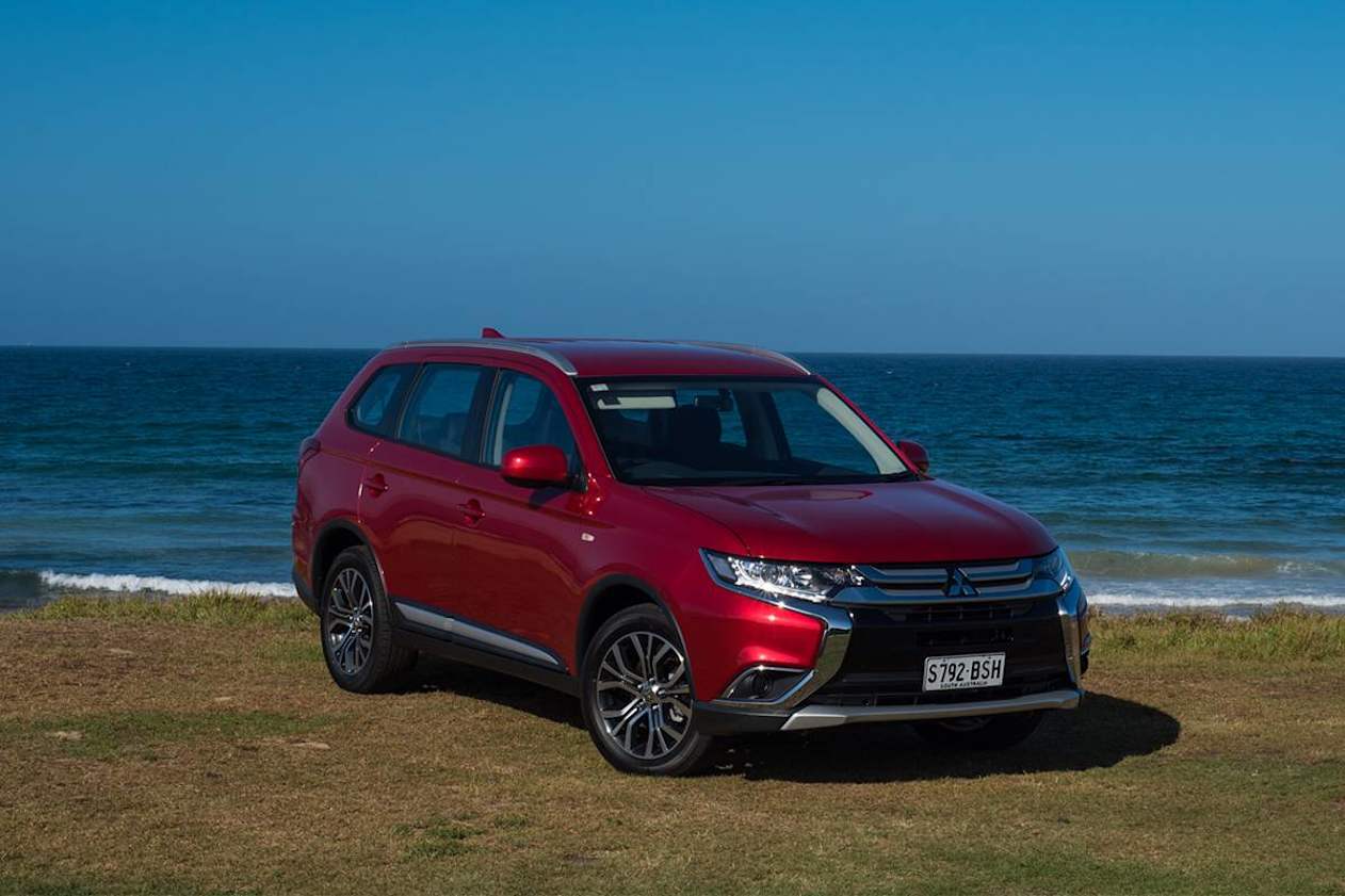 Like the ASX below it and the Pajero above it, the Outlander is neither good looking, nor bad.