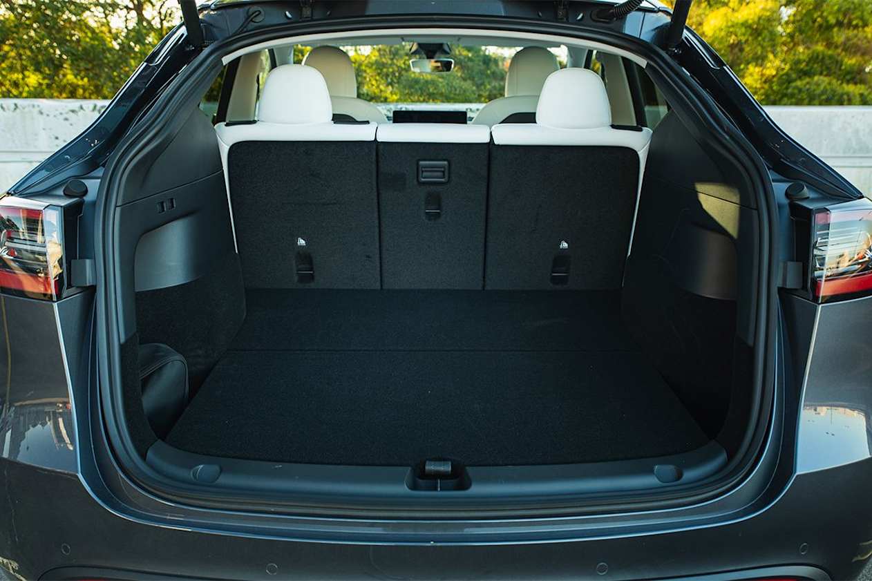 Tesla Model Y 2022 boot space