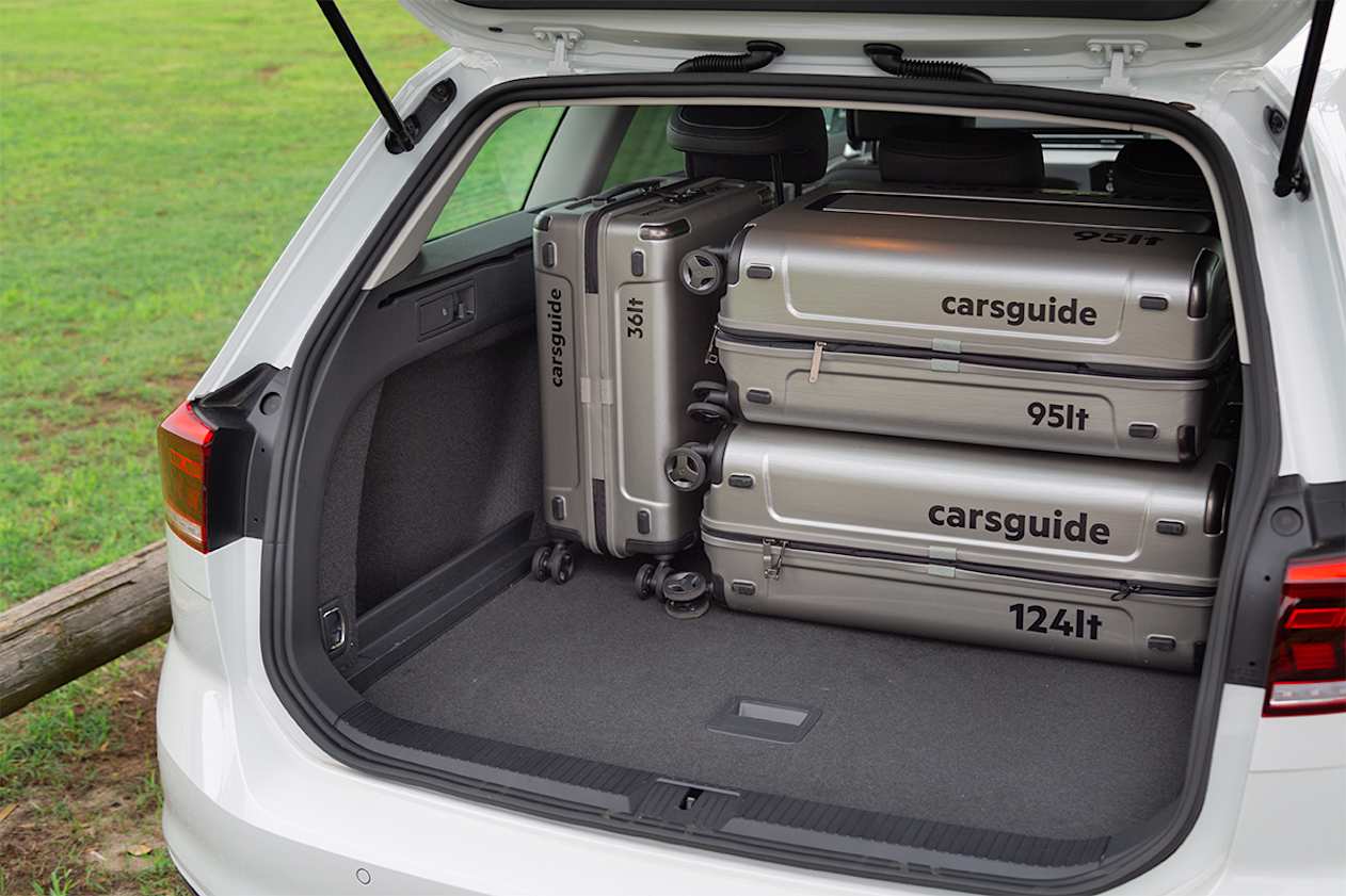 Volkswagen Passat 2020 boot space