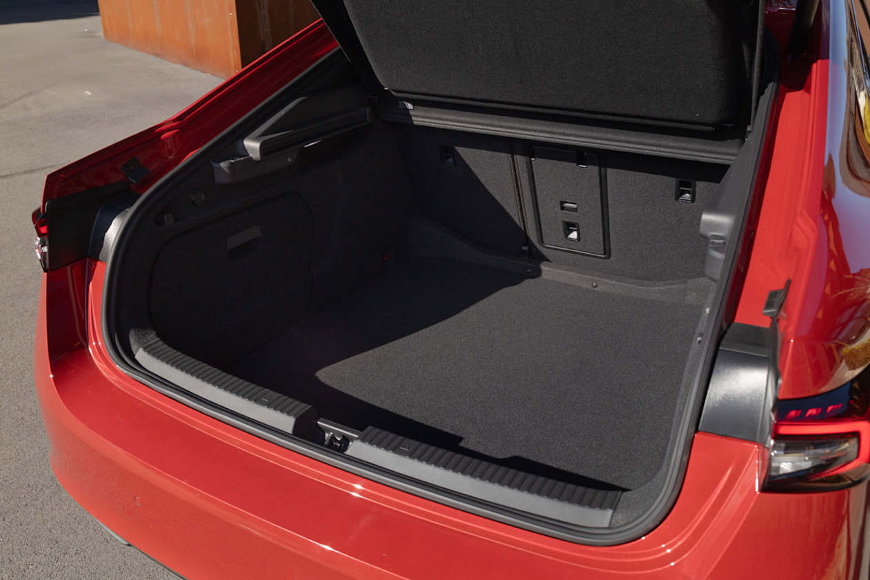 Skoda Superb boot space