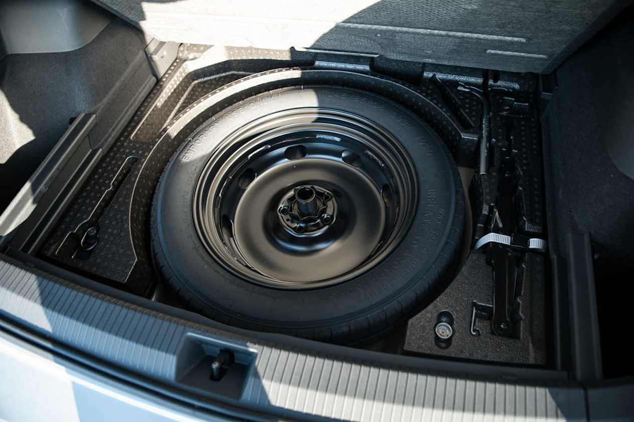 2025 Volkswagen Tiguan R-Line (Image: Tom White)