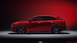This brand is not turning its back on V8s! Behold the 471kW 2025 Audi RS Q8 Performance, a fast family SUV rival to the BMW X5 M Competition and Mercedes-AMG GLE63 Coupe!
