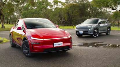 Tesla Model Y Rear-Wheel Drive vs Kia EV5 GT-Line 2026 comparison review